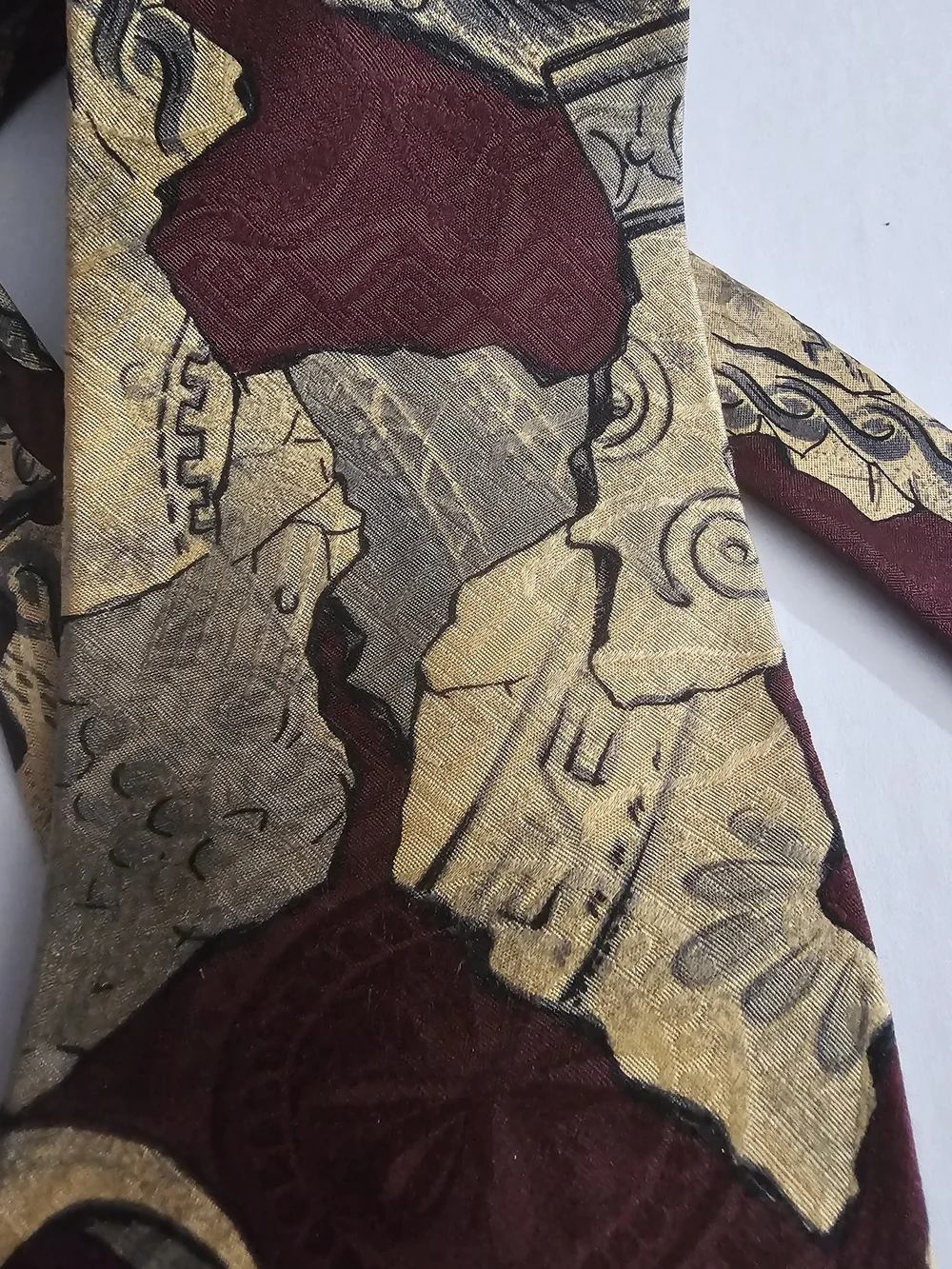 Men's Burgundy and Gold Patterned Tie